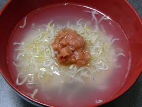 餅の梅じゃこ載せ