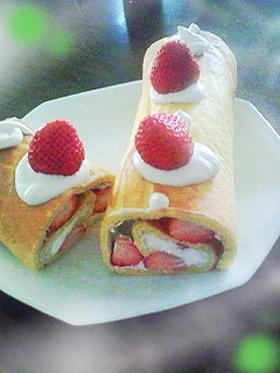赤い幸せ♪苺のロールケーキ