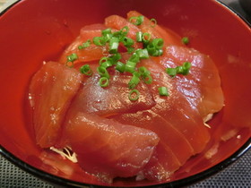 鮪中落ちのづけ丼