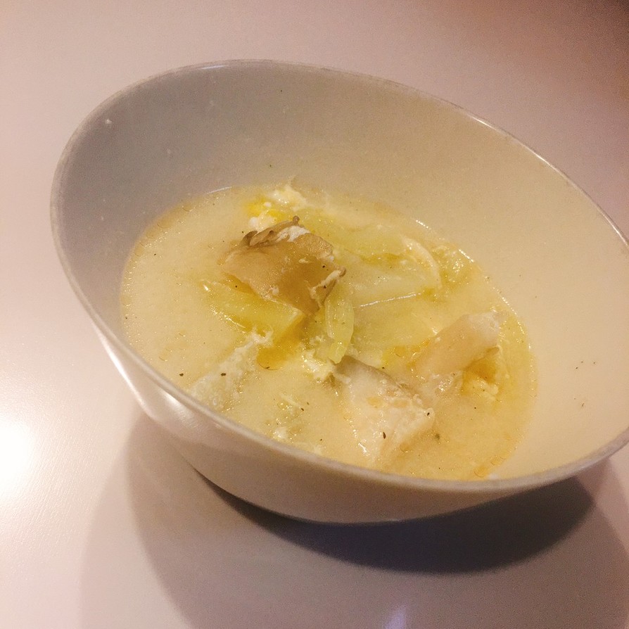 白菜とたまごのスープの画像