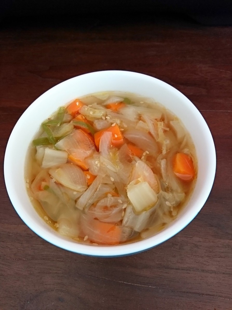 ごま油香るたっぷり野菜のスープの画像
