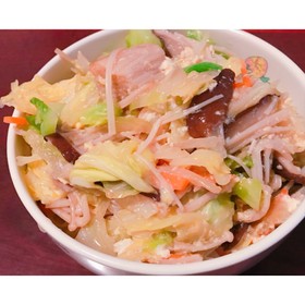 キャベツときのこ類の卵とじ丼