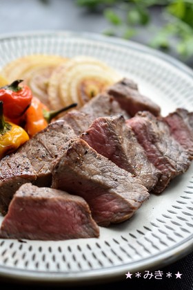 赤身の肉に魔法☆オイルマリネのステーキ