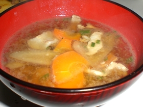 豚肉と根菜の味噌汁(豚汁)