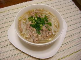 センレック ナーム(豚挽き肉入り麺)