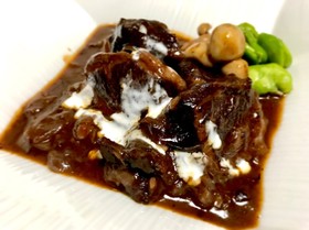 贅沢!ホロホロお肉!豚肩の赤ワイン煮込み