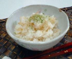 桜えびと紅生姜の炊き込みご飯