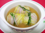 おもちとベーコンの白菜巻き★スープの写真
