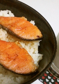 骨強化レシピ：フレンチ風焼き鮭丼