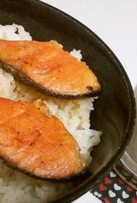 骨強化レシピ：フレンチ風焼き鮭丼