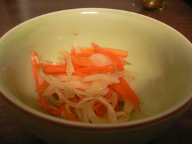 かぶの皮とにんじんのナムル