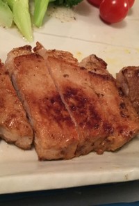 醤油の旨味溢れる豚ロース肉