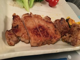 醤油の旨味溢れる豚ロース肉