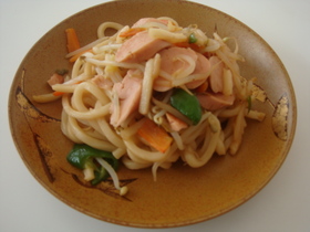 おさかなソーセージDE焼うどん