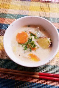 栄養満点♡簡単☆鮭と白菜の豆乳味噌スープ