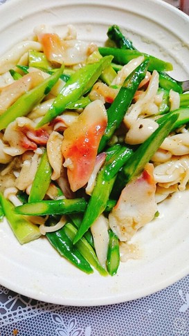 ホッキ貝とアスパラのバター炒め