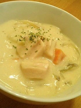 おさかなソーセージと長ネギの豆乳シチュー