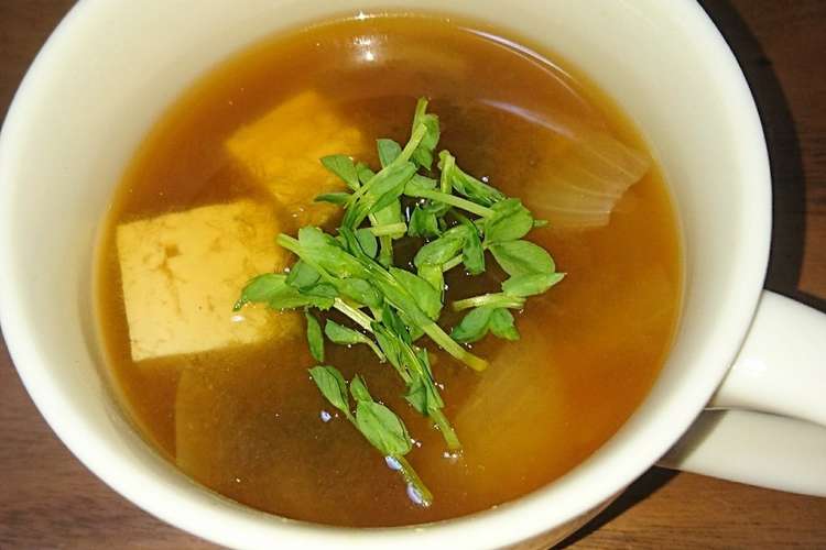 とろろ昆布 豆腐と玉ねぎのお味噌汁 レシピ 作り方 By Michi 630 クックパッド 簡単おいしいみんなのレシピが375万品