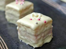 ★白いストロベリーサンドケーキ★