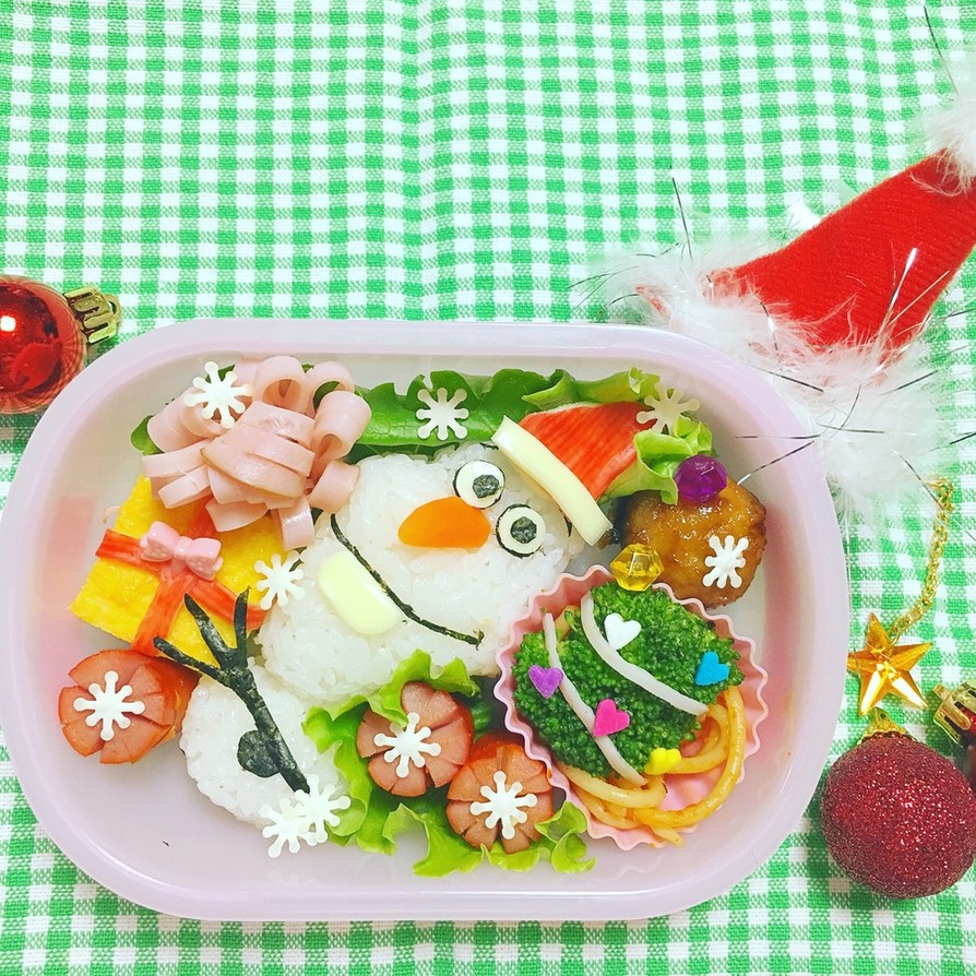 クリスマス風キャラ弁☆オラフサンタ弁当の画像