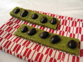 黒豆のしっとり抹茶ケーキ