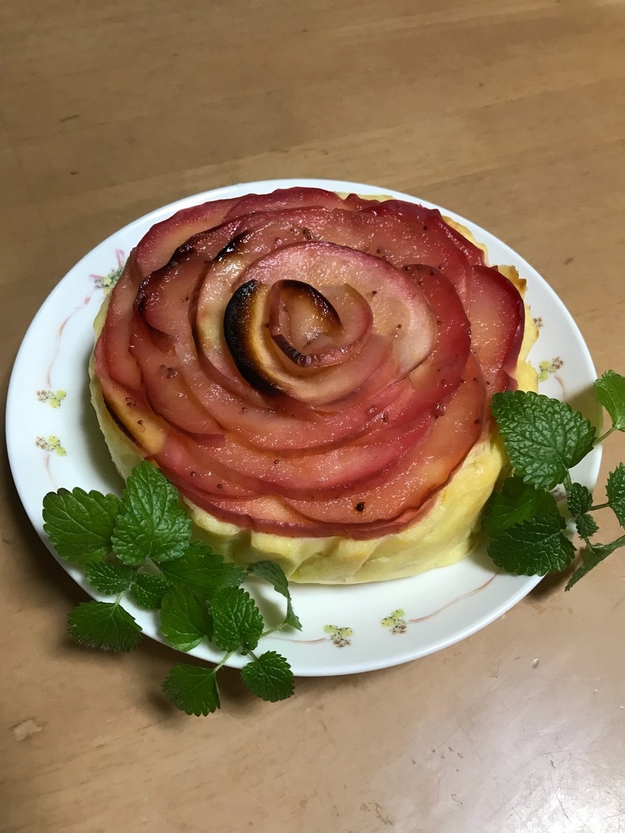 お芋とりんごの薔薇ケーキの画像