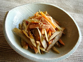 栄養満点◎おさかなのソーセージきんぴら