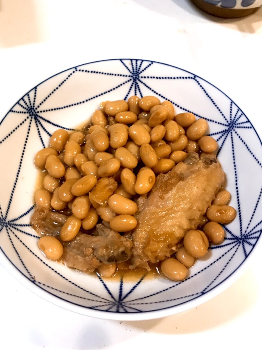 大豆と手羽先の煮物の画像