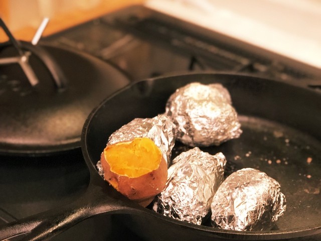 スキレットで焼き芋 レシピ 作り方 By Mzkぱぱ クックパッド 簡単おいしいみんなのレシピが377万品