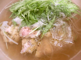 鶏と水菜の水炊き 本格、鶏ガラスープ