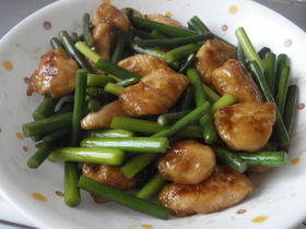 Wにんにくがきいてる!!鶏肉の炒め物☆