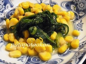 お弁当にも♪春菊とコーンのバター醤油炒め