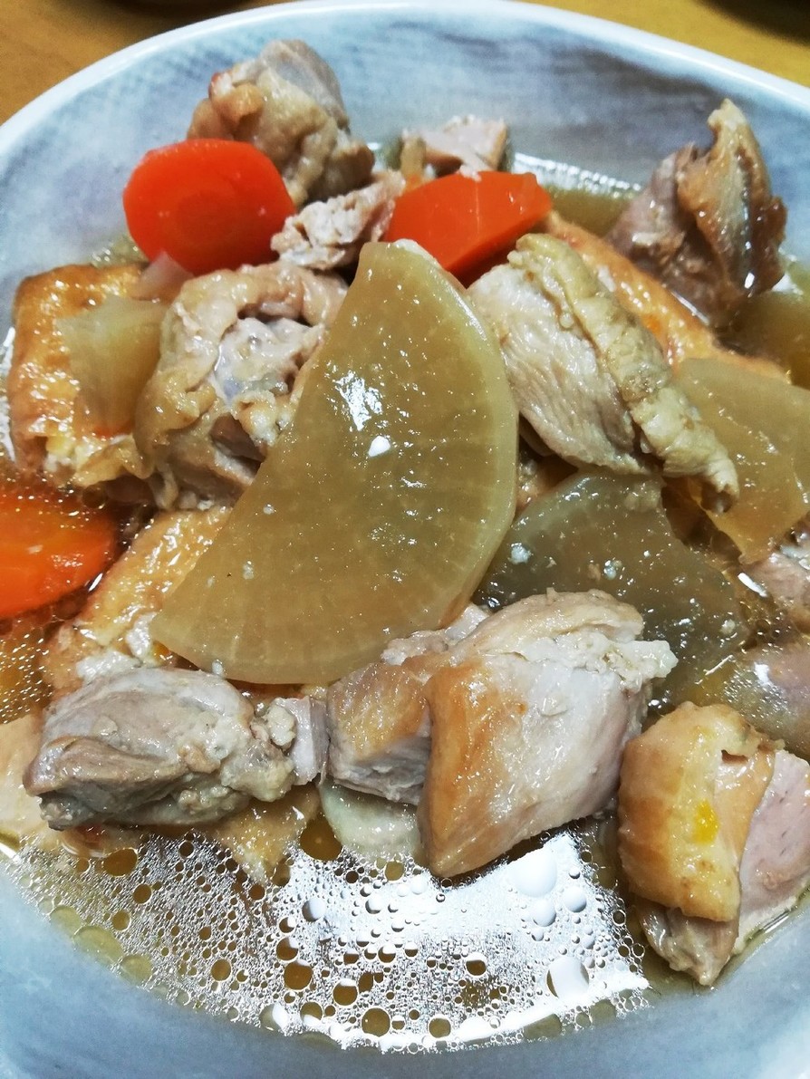 にんじん、大根、鶏肉の煮物の画像