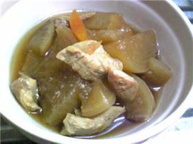 じんわり染みる・・大根と鶏肉の煮物