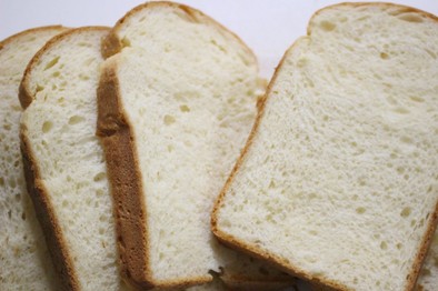 HBで簡単オリーブオイルを使った食パンの写真