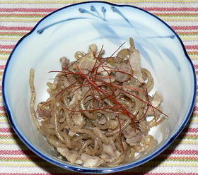 糸こんにゃくと豚バラ肉の甘辛炒め