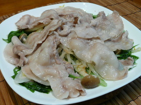 豚バラ肉と野菜のレンジ蒸し♪