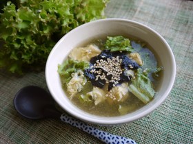 5分で♪レタスと玉子の中華スープ