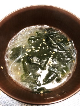 ワカメと春雨の胡麻スープ