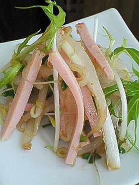 魚肉ソーセージ入りナムル風サラダ