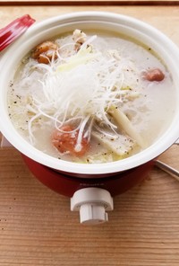 お肌ぷるぷる　梅干し入りの参鶏湯風スープ