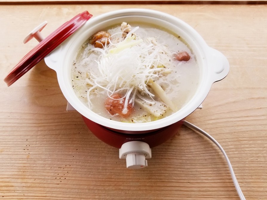 お肌ぷるぷる　梅干し入りの参鶏湯風スープの画像