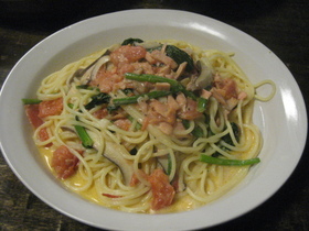サーモントマトクリームパスタ