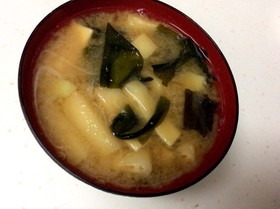 基本の味噌汁〜じゃがいもと油揚げ