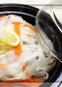 タジン鍋で豚しゃぶ肉の塩糀×塩レモン蒸し