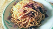 舞茸とベーコンの和風パスタの写真