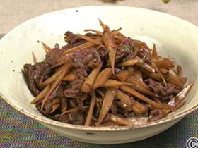 牛肉とゴボウの炒め物