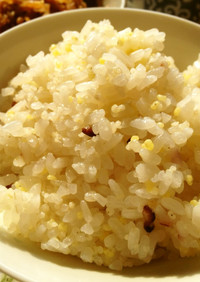 炊飯器で炊く塩入雑穀白米ご飯