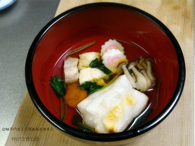 簡単おせち♪柚子の皮で香る関東風のお雑煮の写真