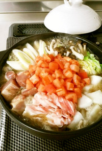美味スープ☆肉と野菜のトマトにんにく鍋♪